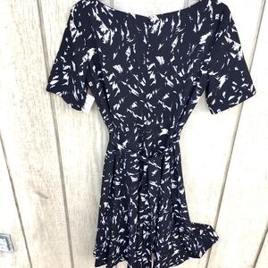 🆕Kasper Black & White Abstract Dress size 10